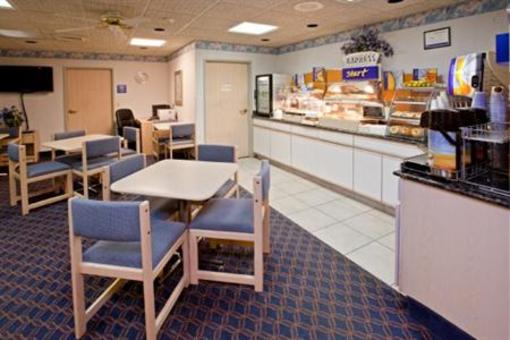 фото отеля Holiday Inn Express Elkhart North - I-80 90 Ex. 92