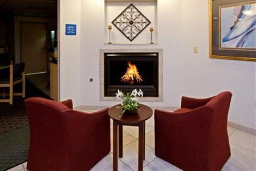 фото отеля Holiday Inn Express Elkhart North - I-80 90 Ex. 92
