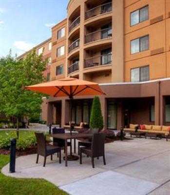 фото отеля Courtyard Providence Lincoln