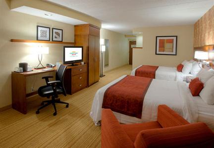 фото отеля Courtyard Providence Lincoln
