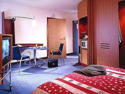 фото отеля Suite Novotel Paris Porte de Montreuil