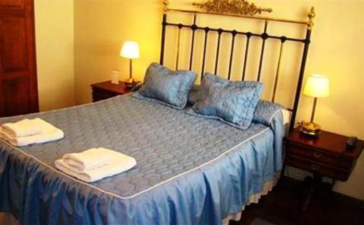 фото отеля Hostal El Cerrito