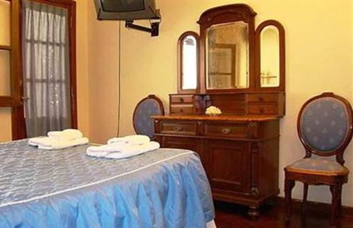 фото отеля Hostal El Cerrito