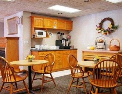 фото отеля Super 8 Motel Logansport