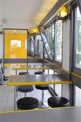фото отеля Egg Hotel Sarcelles