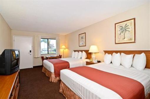 фото отеля BEST WESTERN Golden Triangle Inn