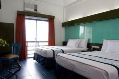 фото отеля Microtel Inn Palawan Puerto Princesa City