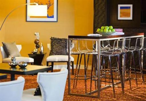 фото отеля Renaissance Woodbridge Hotel Iselin