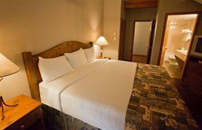 фото отеля Nancy Greene's Cahilty Lodge