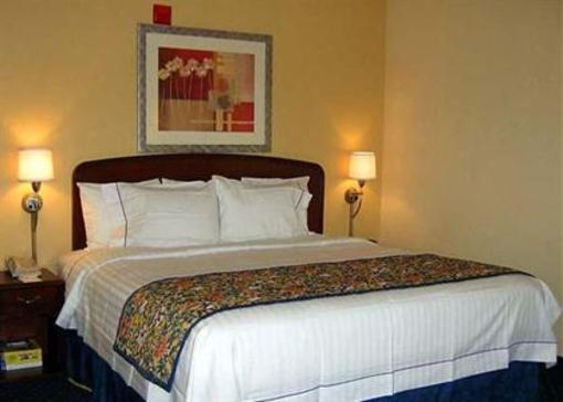 фото отеля Courtyard by Marriott Atlanta Suwanee