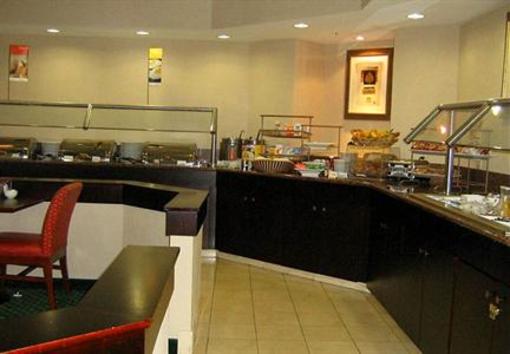 фото отеля Courtyard by Marriott Atlanta Suwanee