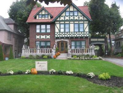 фото отеля Barrington Manor Bed and Breakfast