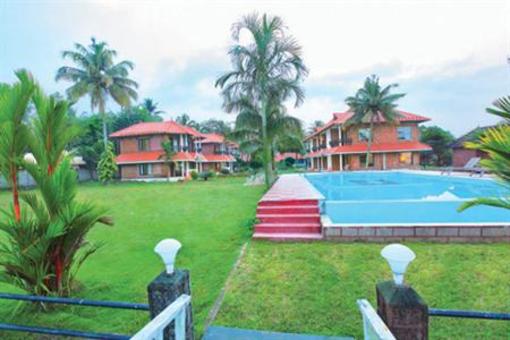 фото отеля Goldfield Lake Resort & Yacht Club