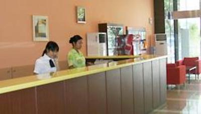 фото отеля Home Inn Wuxiang Square Nanning