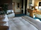 фото отеля R&R Inn and Suites