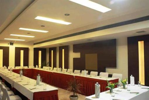 фото отеля Legend Sarovar Portico