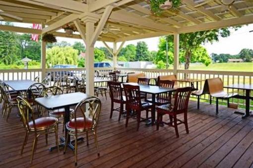 фото отеля Howard Johnson Inn Saugerties