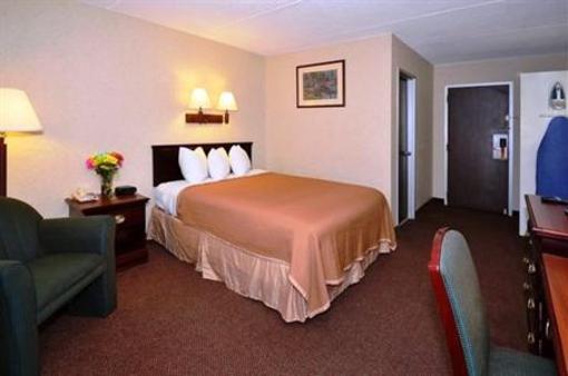 фото отеля Howard Johnson Inn Saugerties