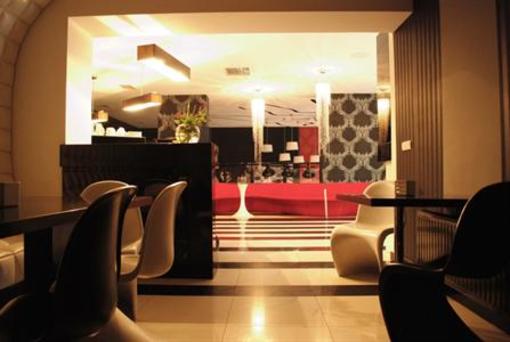 фото отеля Black & White Hotel Myslenice