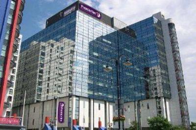 фото отеля Premier Inn Cardiff City Centre