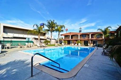 фото отеля Americas Best Value Inn Merced