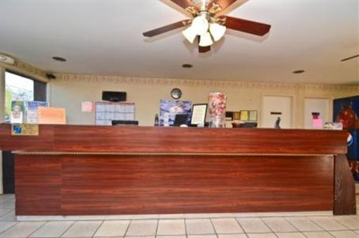 фото отеля Americas Best Value Inn Merced