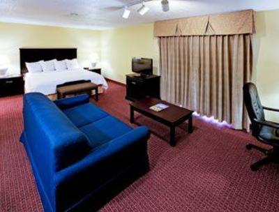 фото отеля Hawthorn Suites by Wyndham Detroit Southfield