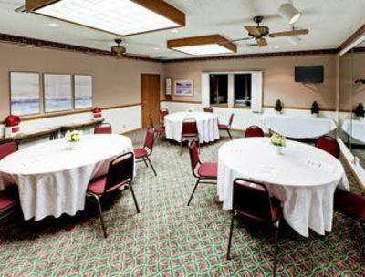 фото отеля Hawthorn Suites by Wyndham Detroit Southfield