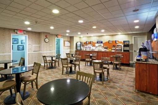 фото отеля Holiday Inn Express Detroit Birmingham (Michigan)