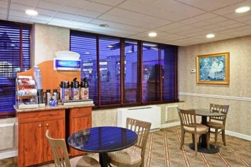 фото отеля Holiday Inn Express Detroit Birmingham (Michigan)