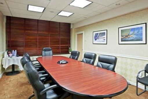 фото отеля Holiday Inn Express Detroit Birmingham (Michigan)