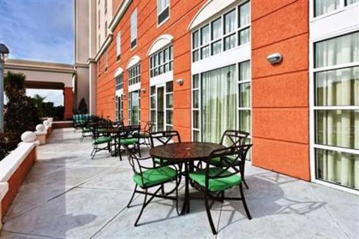 фото отеля Hampton Inn & Suites Orlando Airport Gateway Village Center