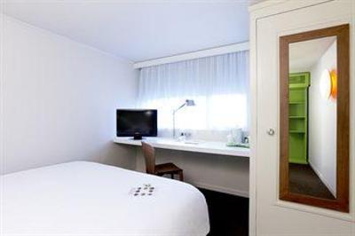 фото отеля Campanile Lille Villeneuve d'Ascq