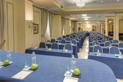 фото отеля Tryp Ambassador
