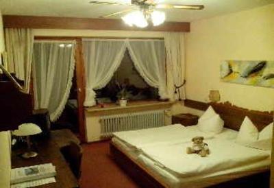 фото отеля Hotel Garni Haus Achtal Pforten