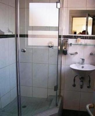 фото отеля Cocomo Guesthouse Hartbeespoort