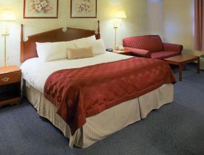 фото отеля Ramada Inn Angola (Indiana)