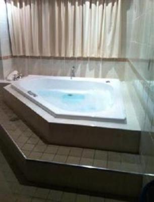 фото отеля BEST WESTERN Lakesway Motor Inn