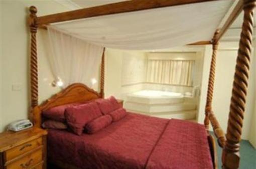 фото отеля BEST WESTERN Lakesway Motor Inn
