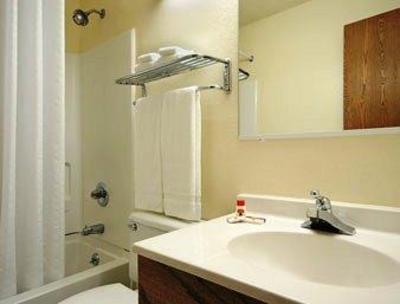 фото отеля Super 8 Roanoke