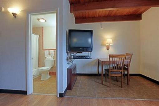 фото отеля Americas Best Value Inn Fort Collins