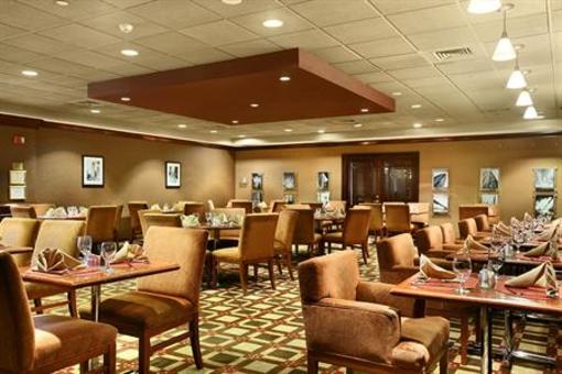 фото отеля Crowne Plaza Newark Airport