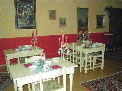 фото отеля Hotel Des Arceaux Bayonne