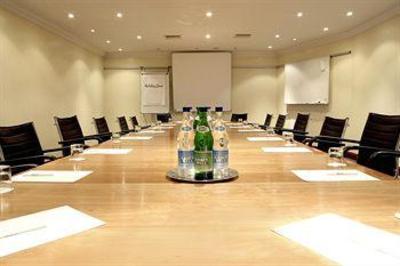фото отеля Holiday Inn Glasgow Airport