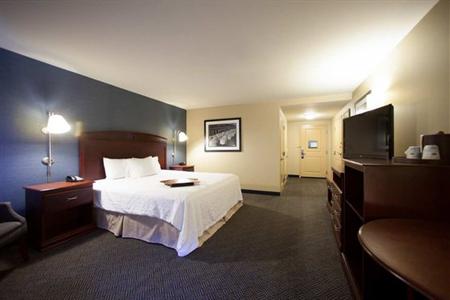 фото отеля Hampton Inn Nashua