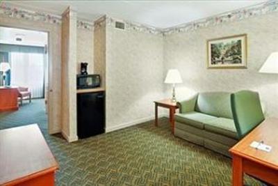 фото отеля Holiday Inn Express Hotel & Suites Concordville - Brandywine