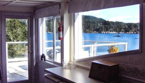 фото отеля Beach House Salt Spring Island