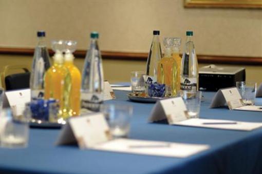 фото отеля BEST WESTERN Calcot Hotel