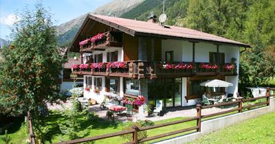 фото отеля Haus Bergkristall Langenfeld