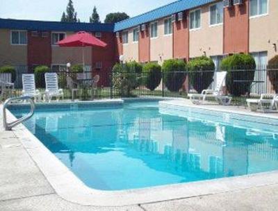 фото отеля Travelodge - Red Bluff